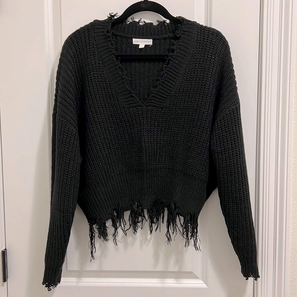 Coco + Jaimeson crop sweater size Large